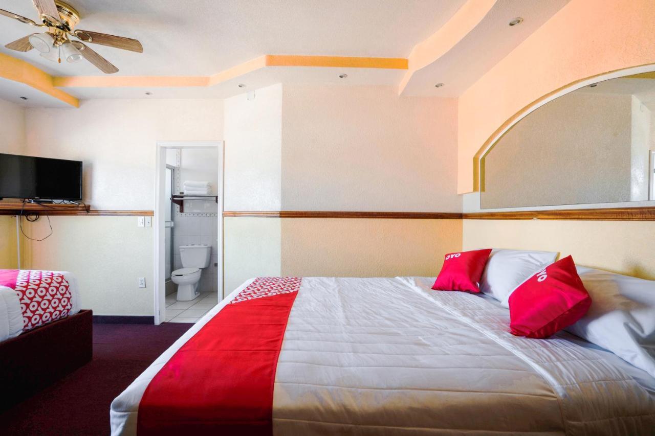 Oyo Hotel Cocobeach, Ensenada Eksteriør bilde